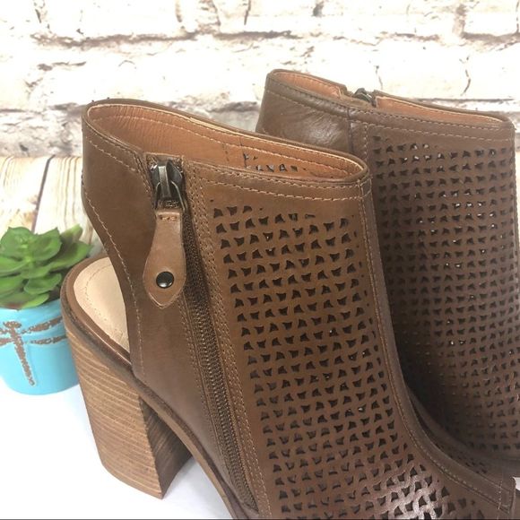 NEW Kelsi Dagger Brooklyn Mason Open Toe Heeled Sandals - Picture 2 of 8